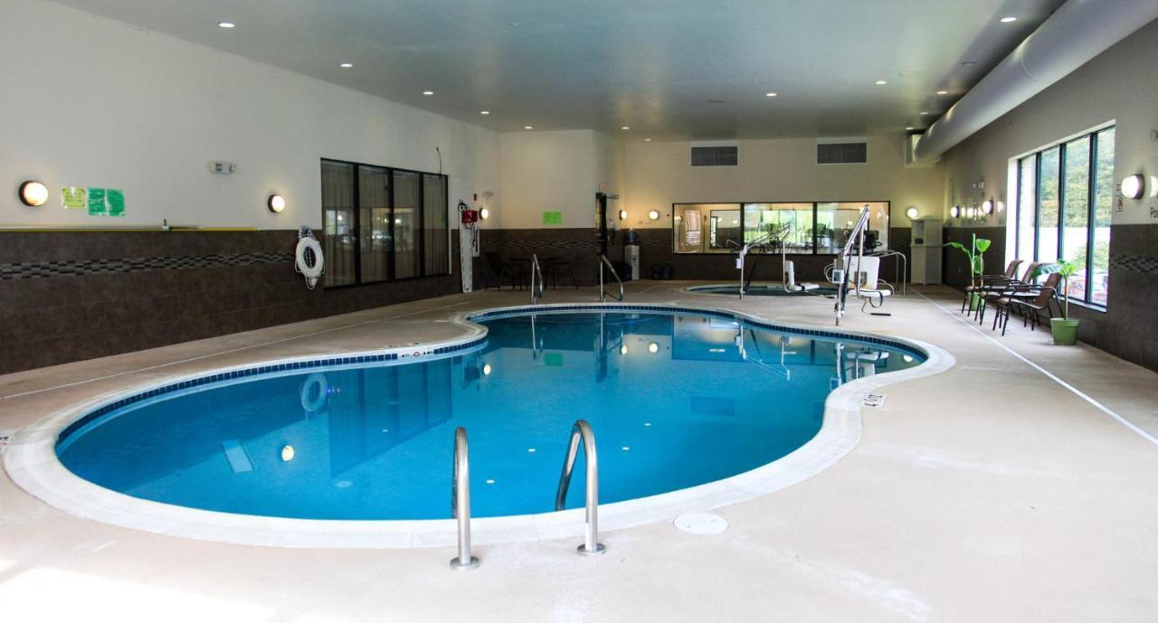 Holiday Inn Express & Suites Cumberland - La Vale By Ihg Esterno foto