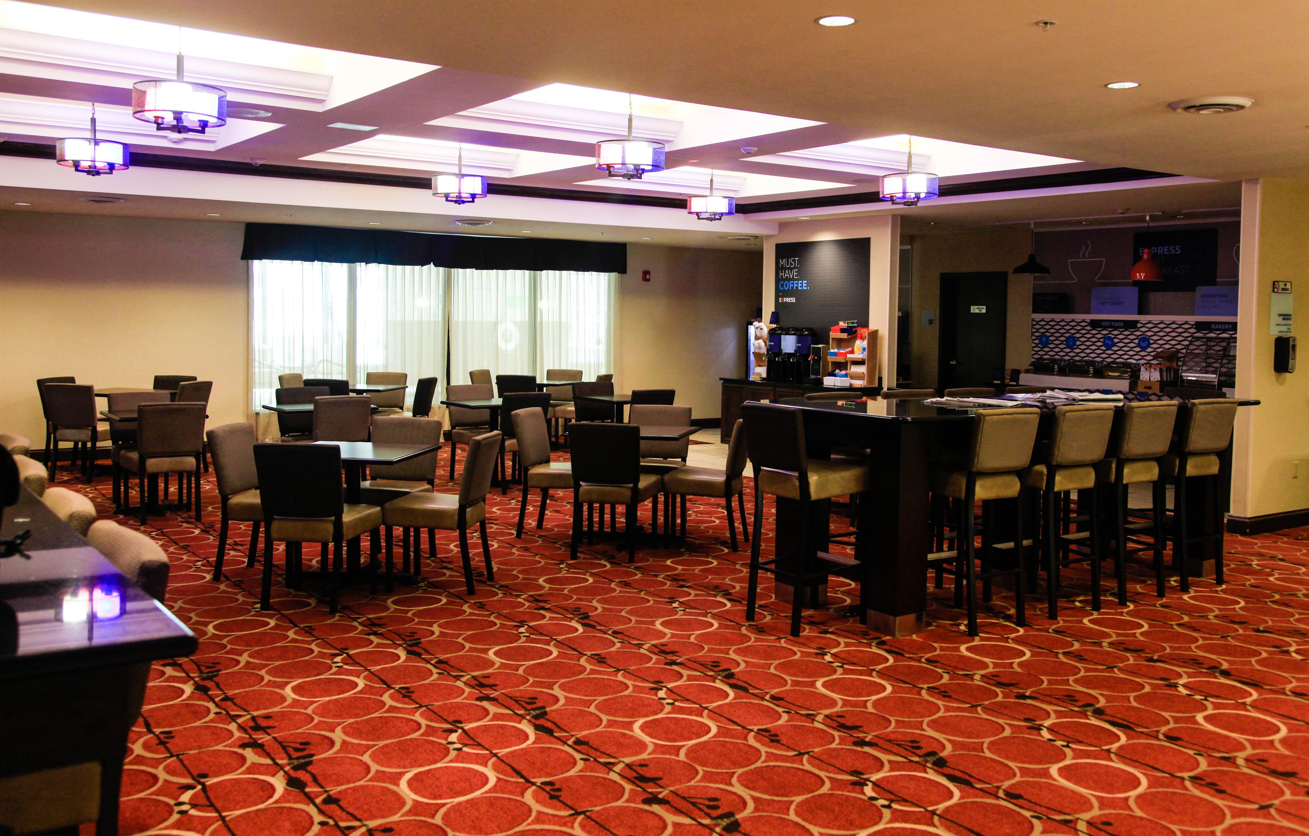 Holiday Inn Express & Suites Cumberland - La Vale By Ihg Esterno foto